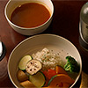 ベーススープカレー&追加トッピング「馬すじ・納豆」